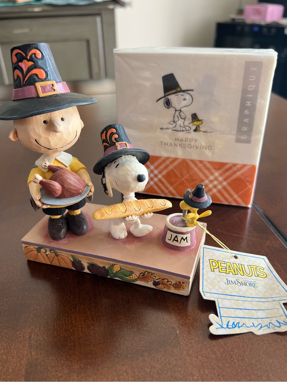 Peanuts Pilgrim Charlie Brown & Snoopy Figurine - and snoopy Thanksgiving napkin